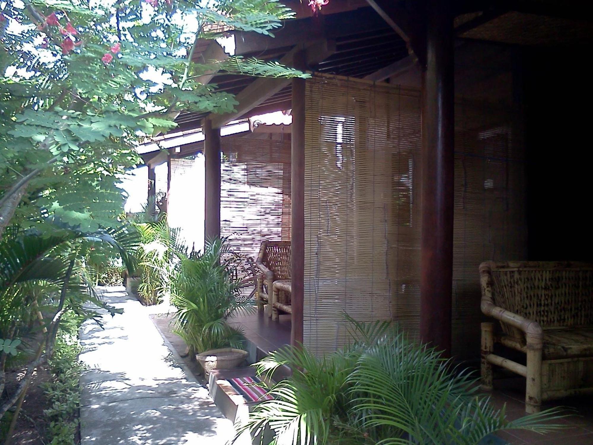 Alexyane Paradise Bungalow غيلي تراوانغان المظهر الخارجي الصورة